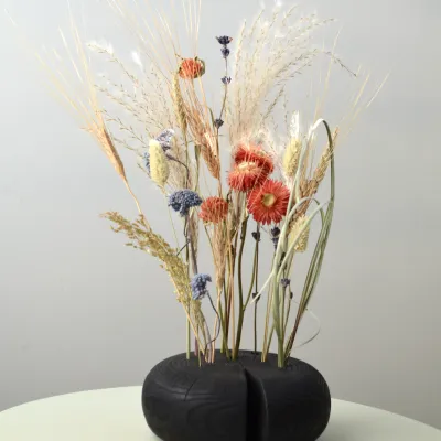 Ваза кензан з сухоцвітами...