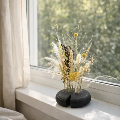 Ваза кензан з сухоцвітами...